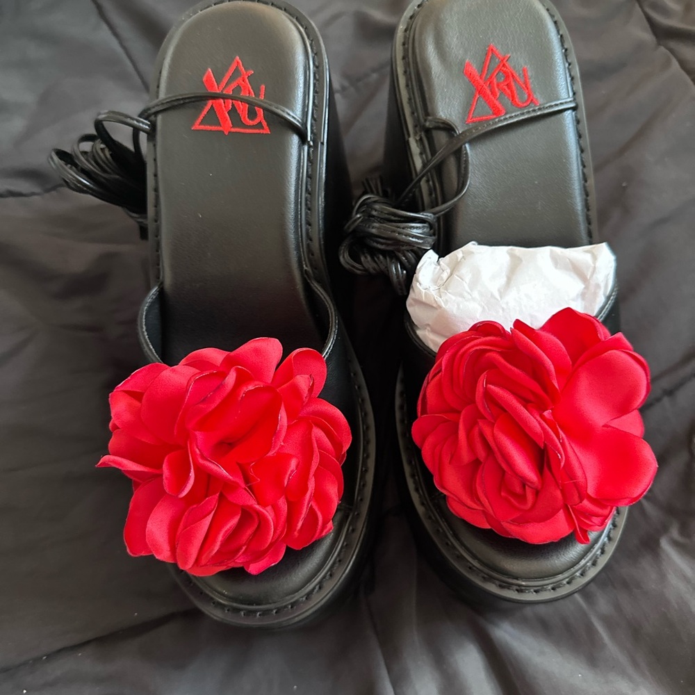 DOLCE - BLACK/RED